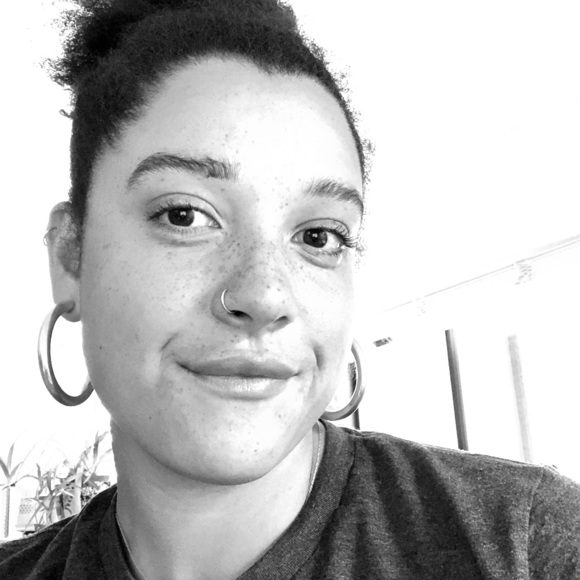 Meet your Posher, Zoë - Picture 1 of 1